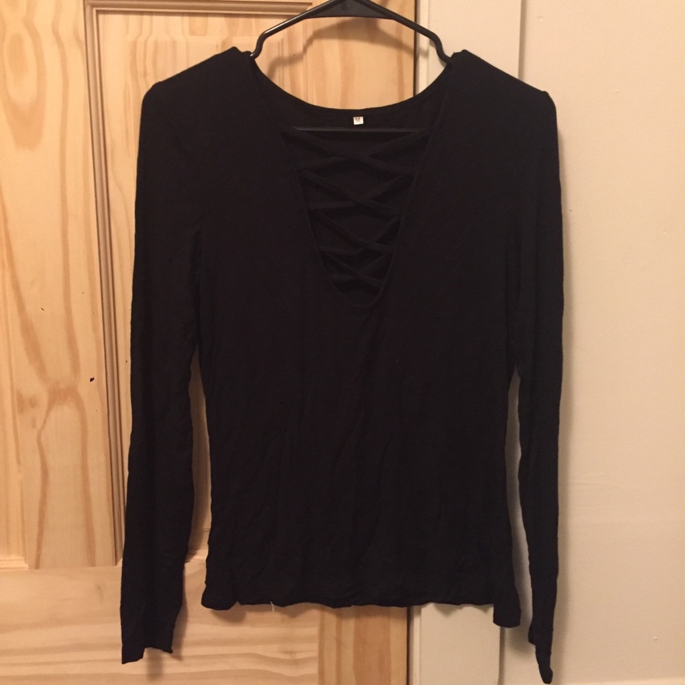 Black cross cross derail long sleeve